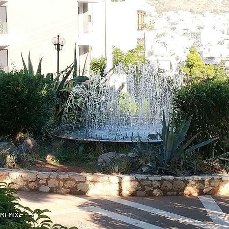 Beautiful House In Alimos Near To The Beach And Metro 아테네 외부 사진