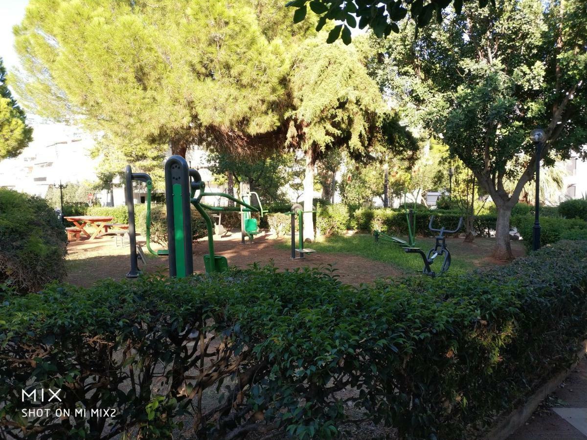 Beautiful House In Alimos Near To The Beach And Metro 아테네 외부 사진